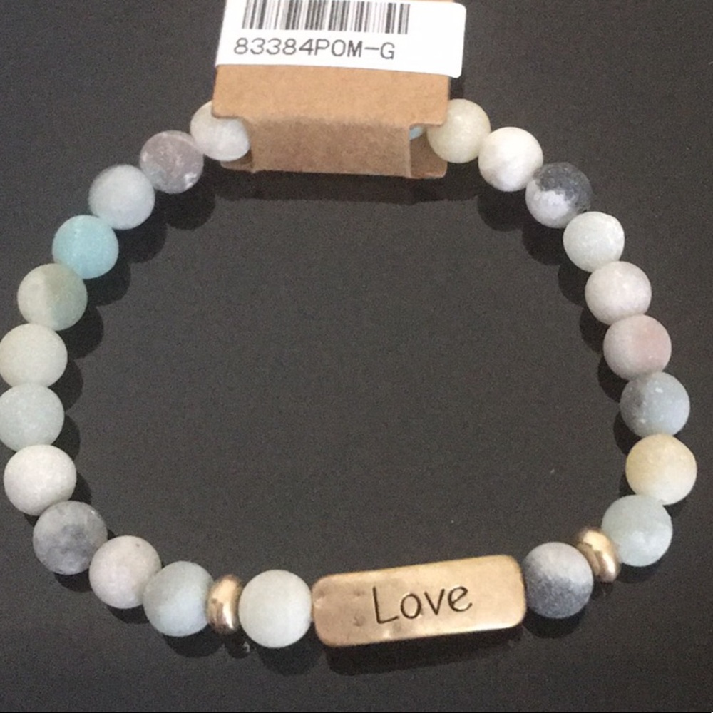 🟠3/$25Multi-colored “Love” beaded bracelet - Picture 3 of 4